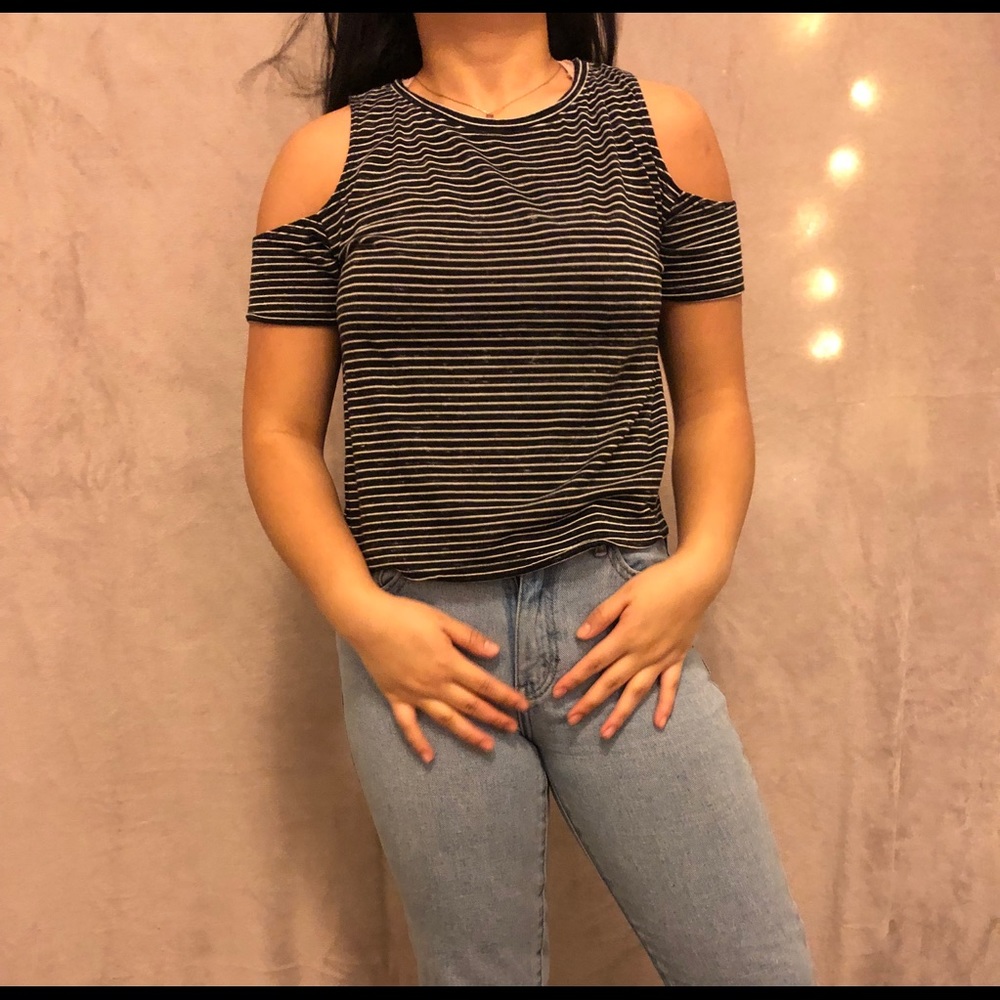 cold-shoulder striped tee